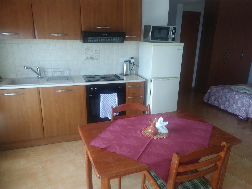 Yialos Apartments Pissouri Exterior foto
